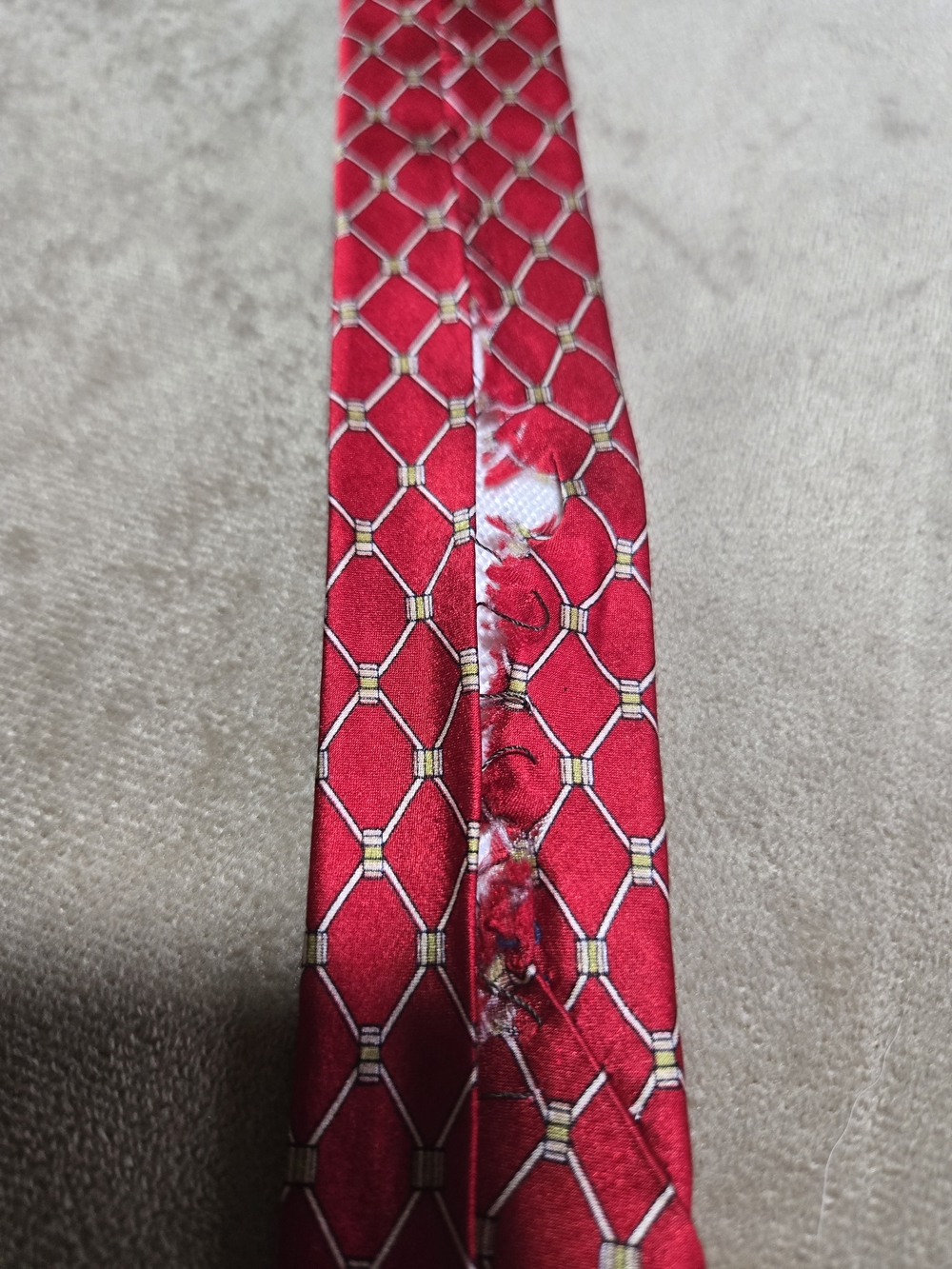Yves Saint Laurent Red Patterned Silk Tie - Picture 3 of 3